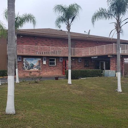Central Motel Кисими Екстериор снимка